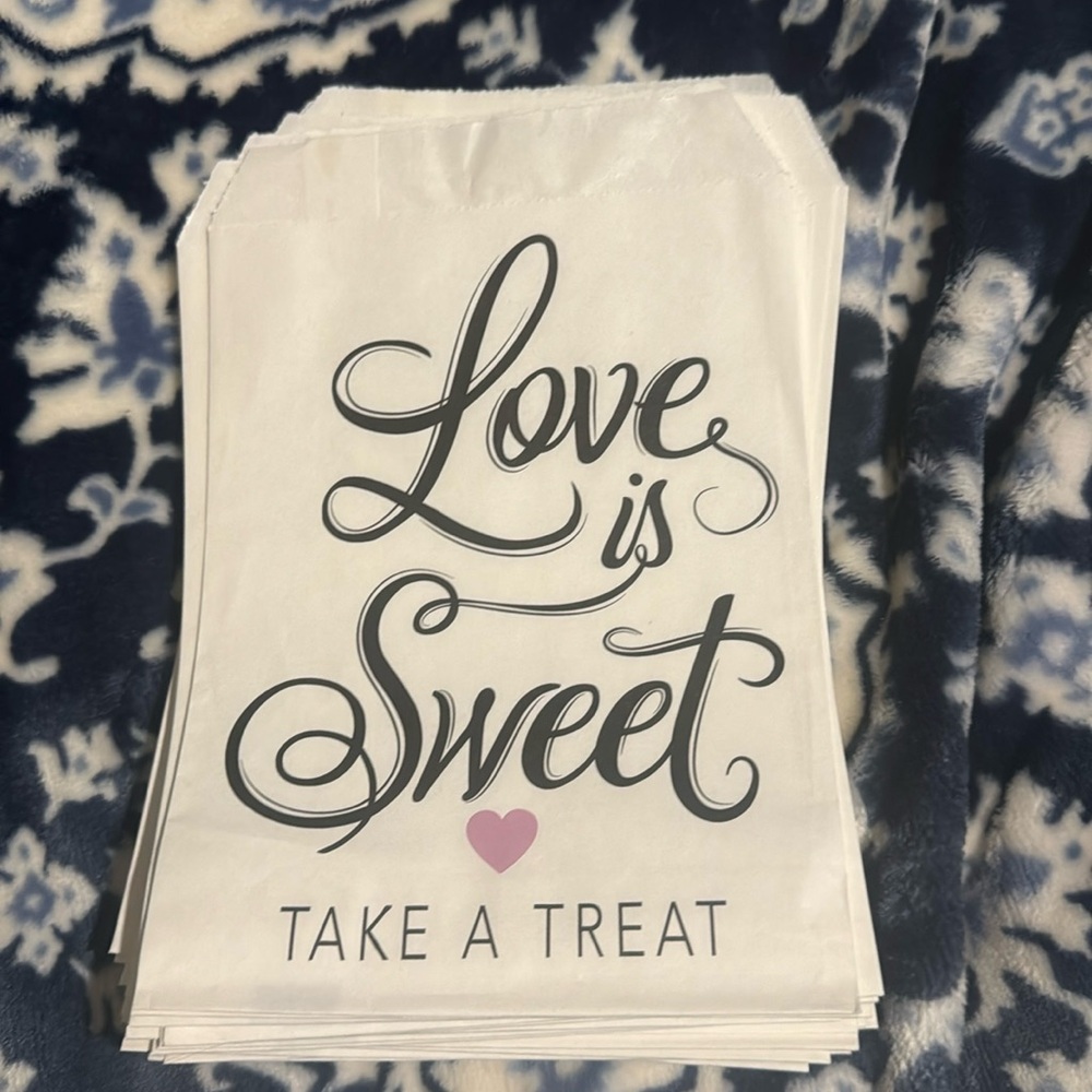 40 Love is Sweett take a treat bag